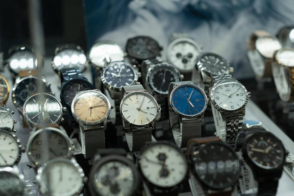 How to Choose the Perfect Watch: Essential Criteria and Types of Watches, Including Magnetic Watches